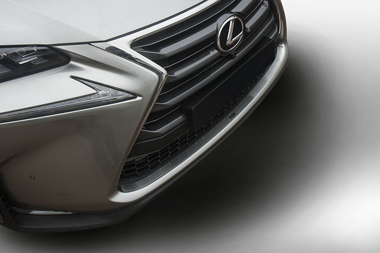 НАКЛАДКА НА ПЕРЕДНИЙ БАМПЕР LEXUS NX 2014