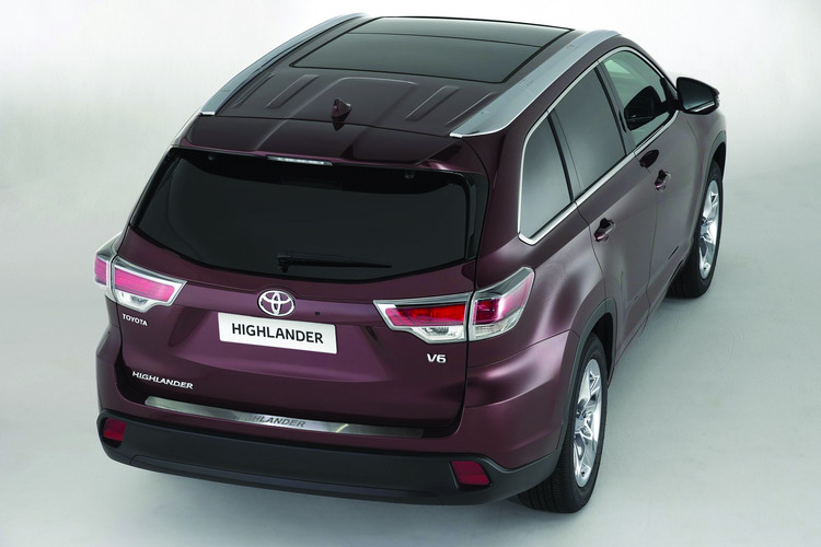 НАКЛАДКА НА ЗАДНИЙ БАМПЕР TOYOTA HIGHLANDER 2013