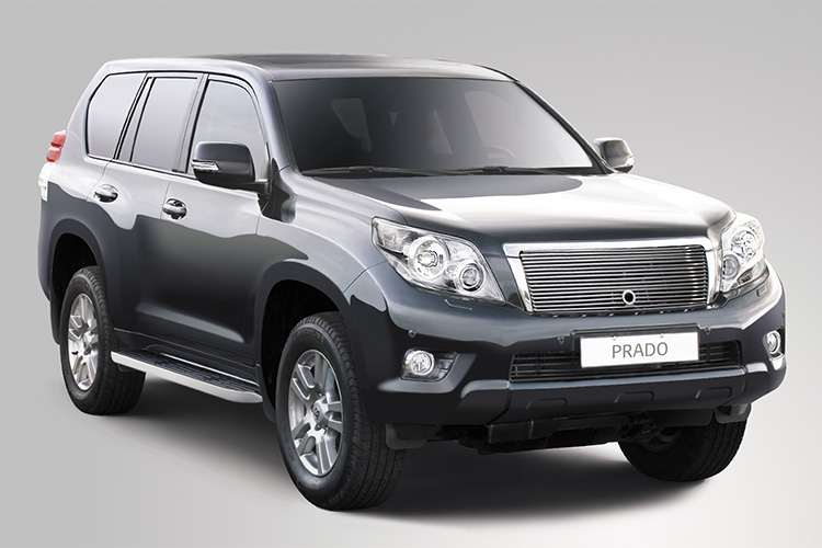РЕШЕТКА РАДИАТОРА D10 С ОТВ. ДЛЯ КАМЕРЫ TOYOTA LAND CRUISER 150